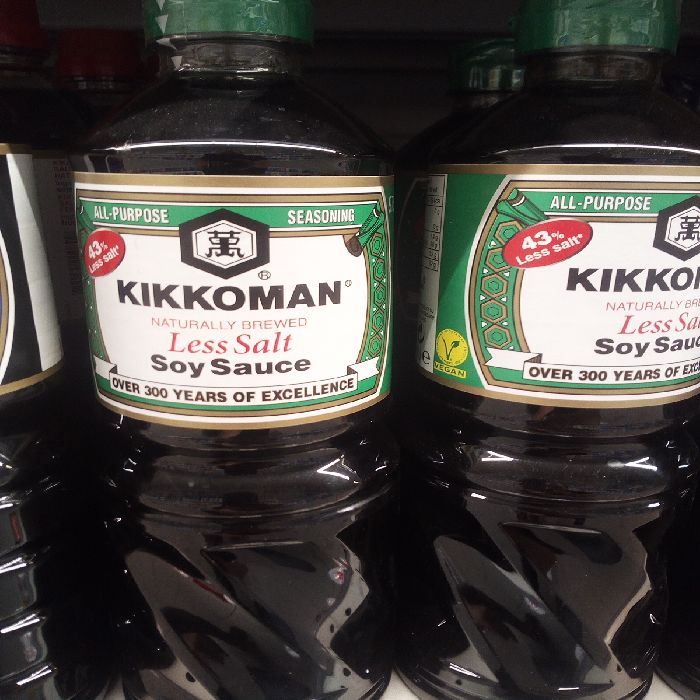 KIKKOMAN LESS SALT SOY SAUCE 975ML